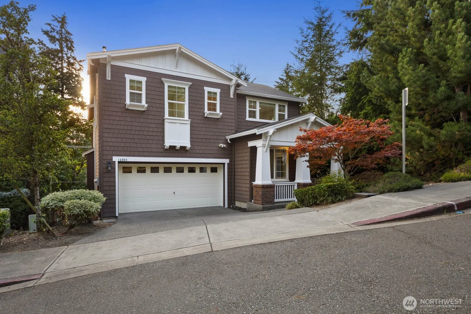 14008 SE 21st Place, Bellevue: photo 1 of 40