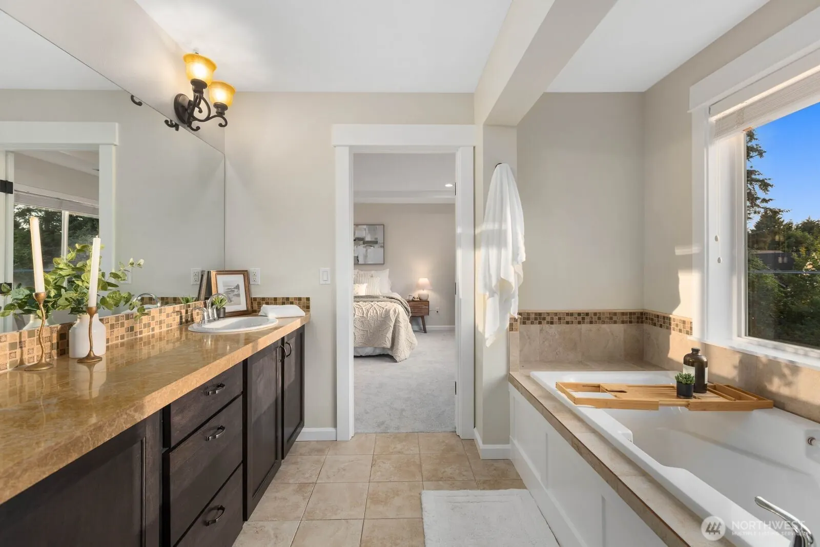 14008 SE 21st Place, Bellevue: photo 5 of 40