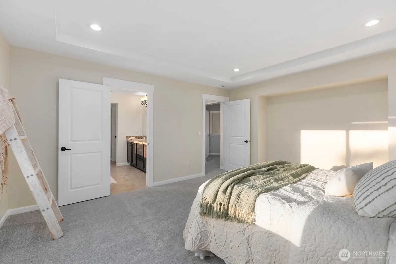 14008 SE 21st Place, Bellevue: photo 18 of 40