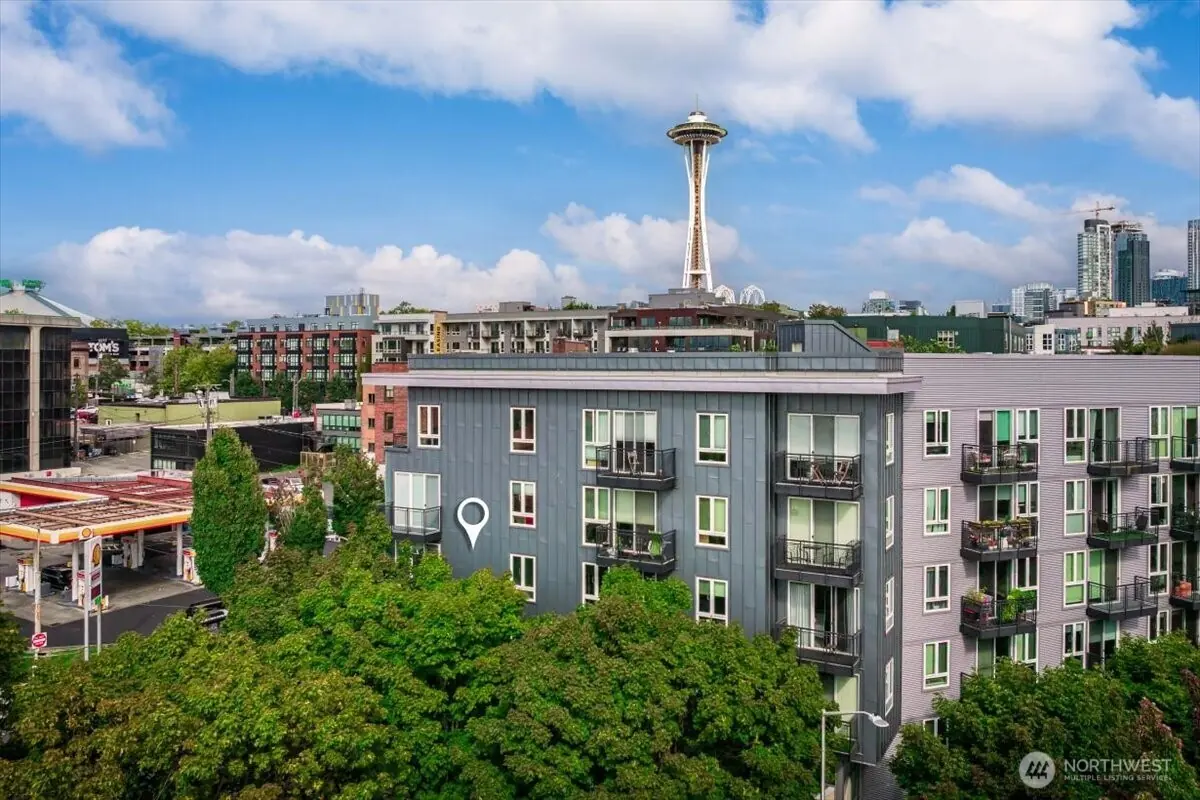 820 Blanchard Street 1209, Seattle: photo 3 of 8