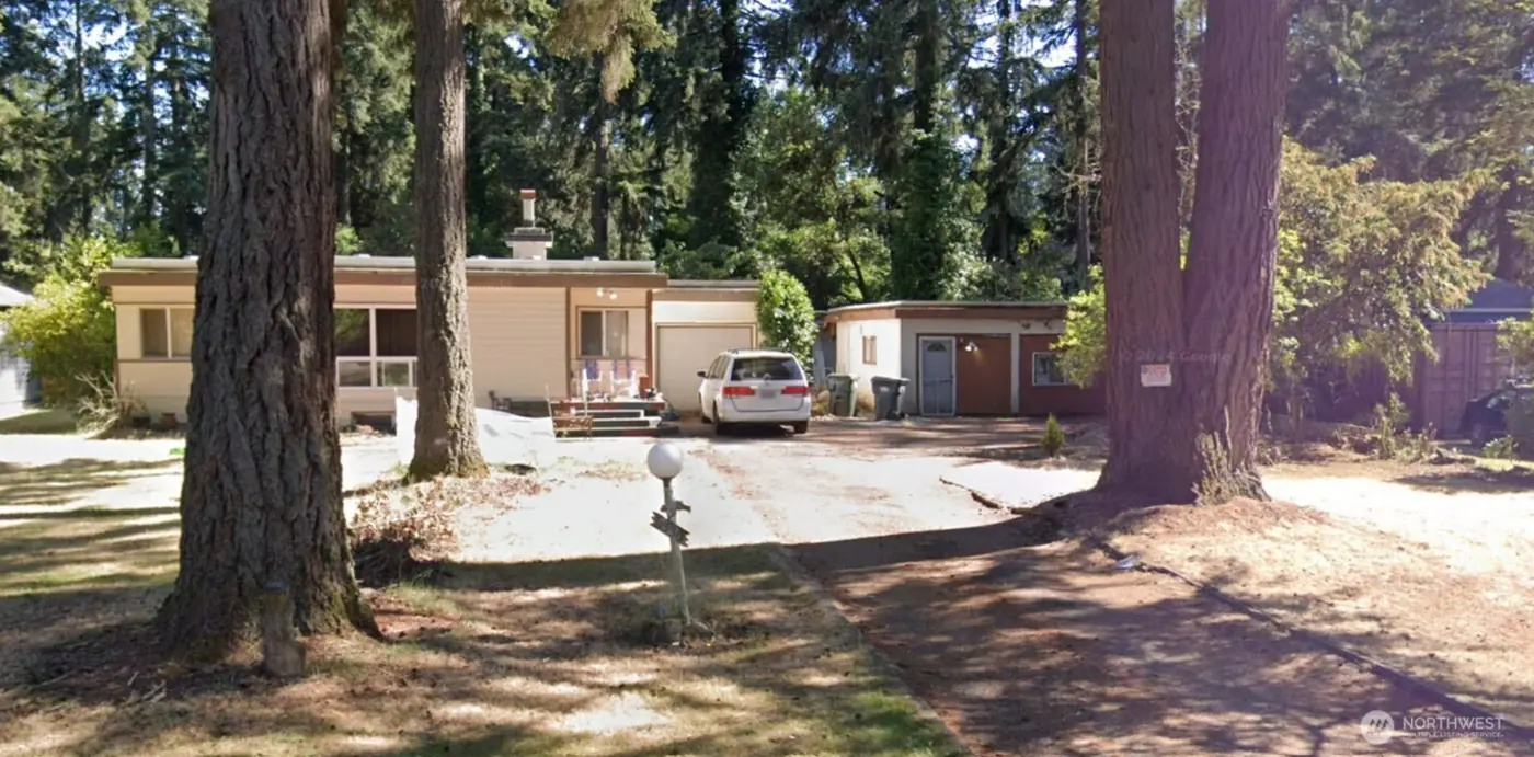 10810 59th Avenue SW, Lakewood: photo 1 of 8