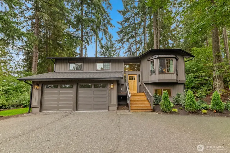 12112 SE 46th Pl, Bellevue