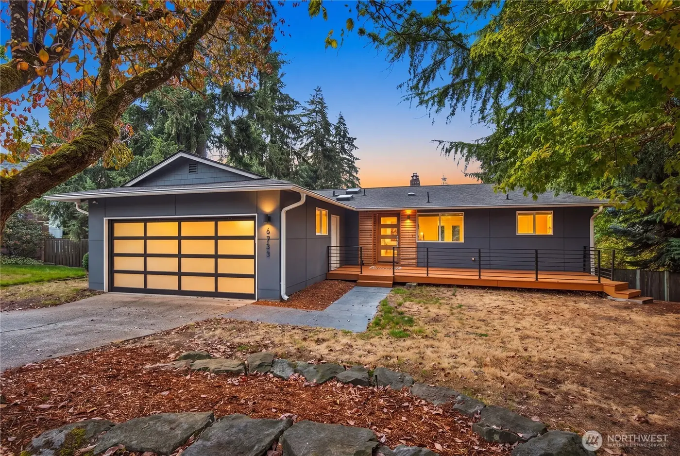 12112 SE 46th Pl, Bellevue: photo 2 of 5