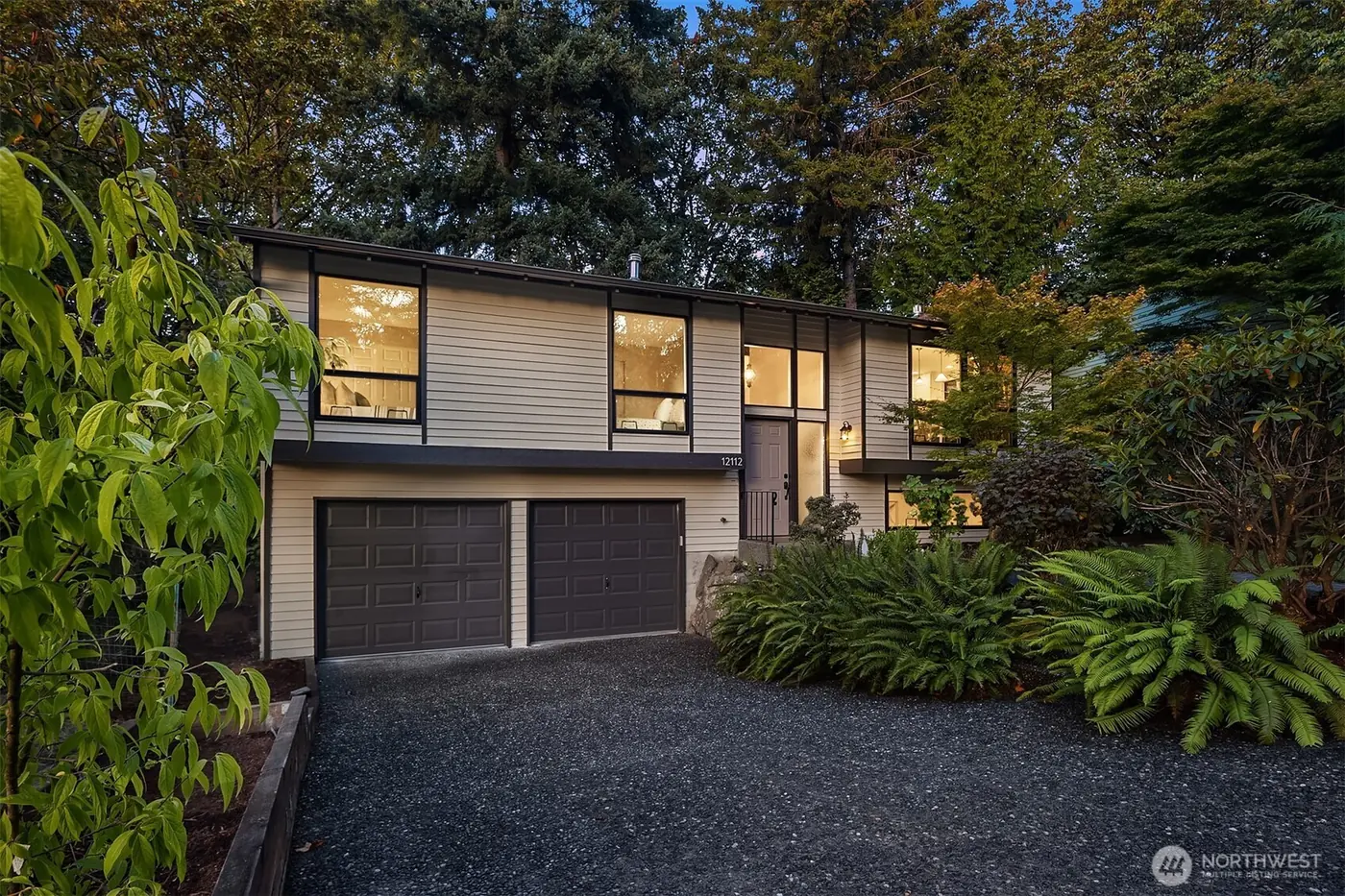 12112 SE 46th Pl, Bellevue: photo 5 of 5